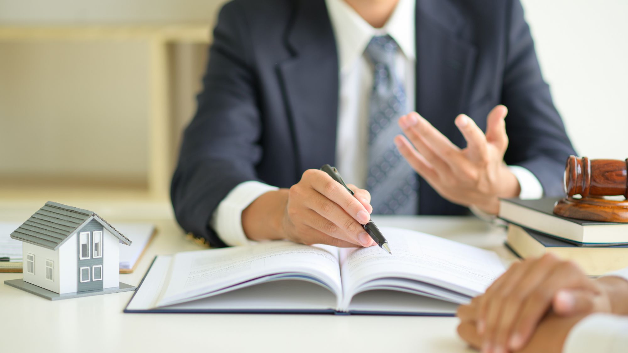 Guía para vender tu propiedad sin agencia. VIRTUDES SANCHEZ SANCHEZ en Sevilla